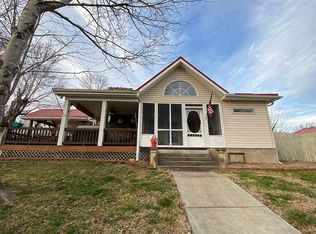 88 Skyway Summitt Dr, Marshall, NC 28753