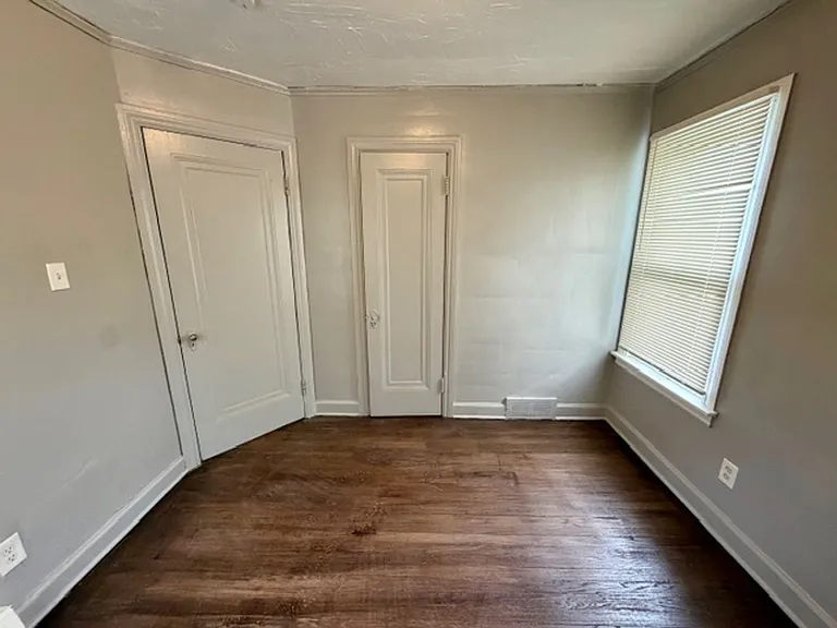 9516 Wayburn — Photo 10
