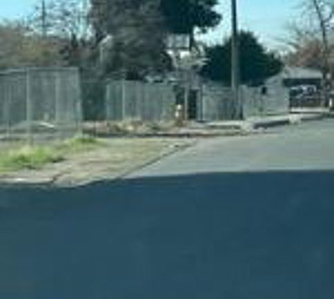 Exterior Neighborhood (street photo)