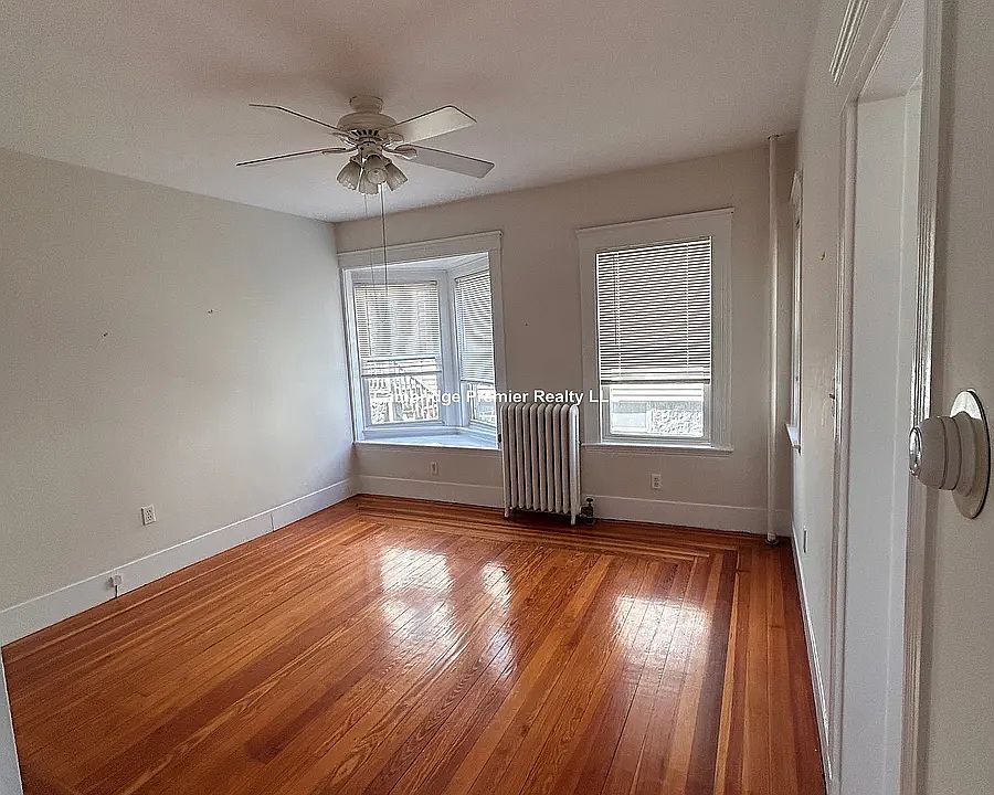 1st image of 11 Wright Ave #2
