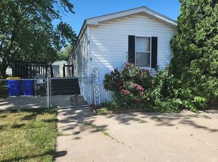5 Golfview Ct, North Liberty, IA 52317