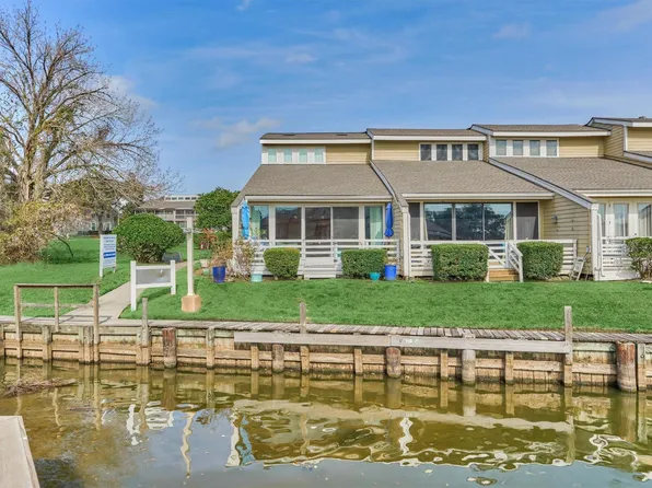 1 April Point Dr S, Montgomery, TX 77356