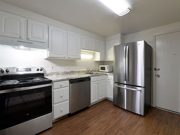 3rd image of 8701 Delmar Blvd APT 1A