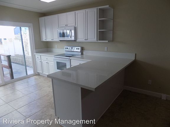 4th image of 3705 Yosemite St