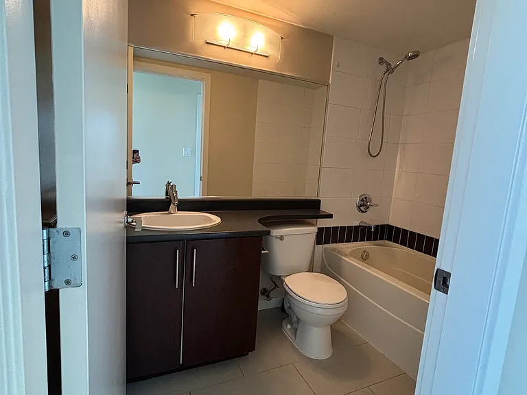 688 Abbott St #2208 — Photo 25