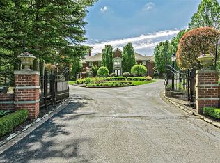 821 W Hill Dr, Gates Mills, OH 44040