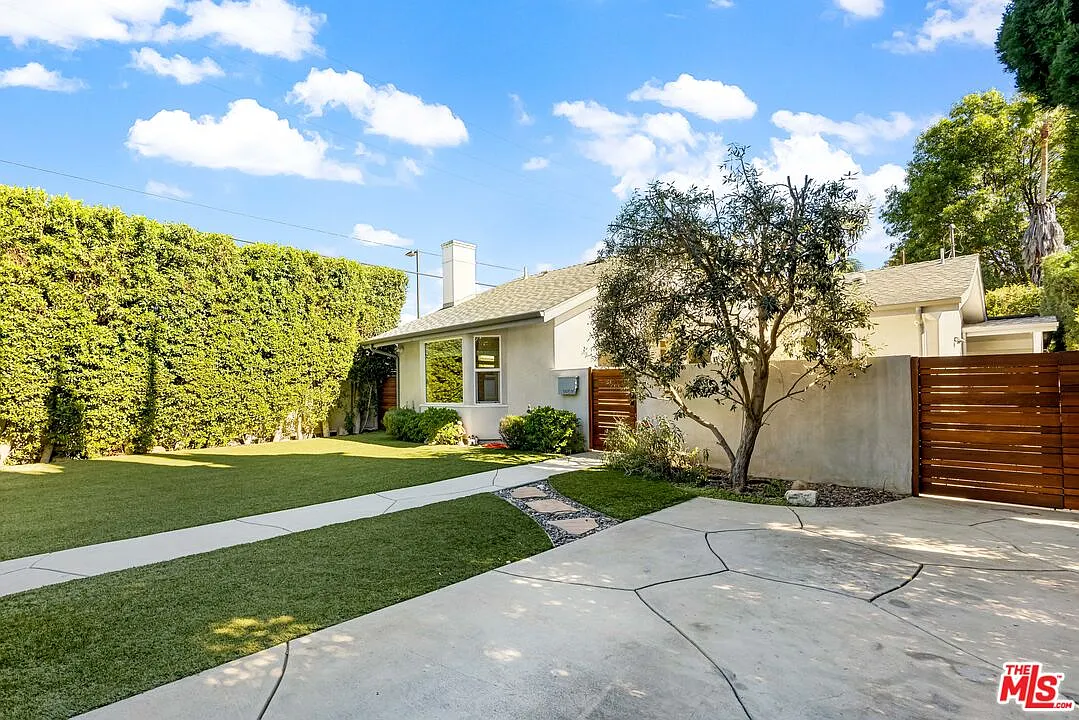 4 bed, 3.0 bath, 2100 sqft, $7,500 — Photo 3