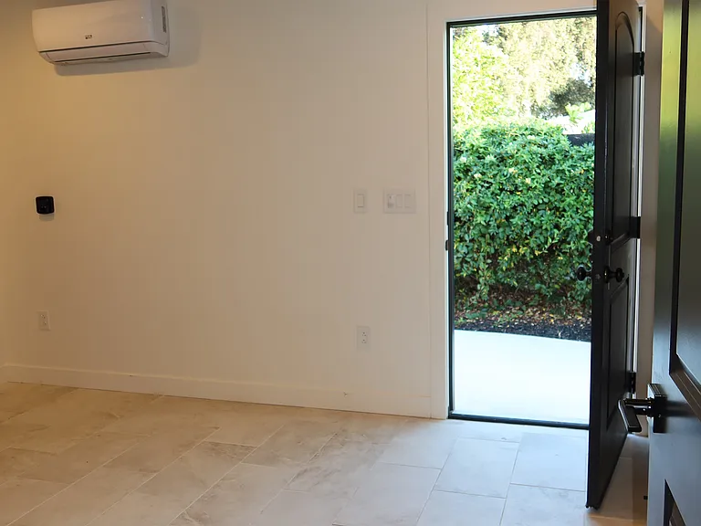 1322 Campus Ave #2 — Photo 18