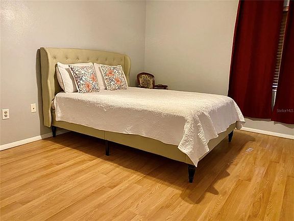 4th image of 2219 Westfall Dr