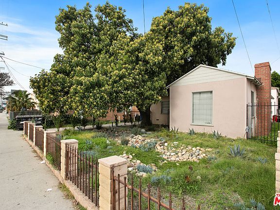5th image of 13623 Vanowen St