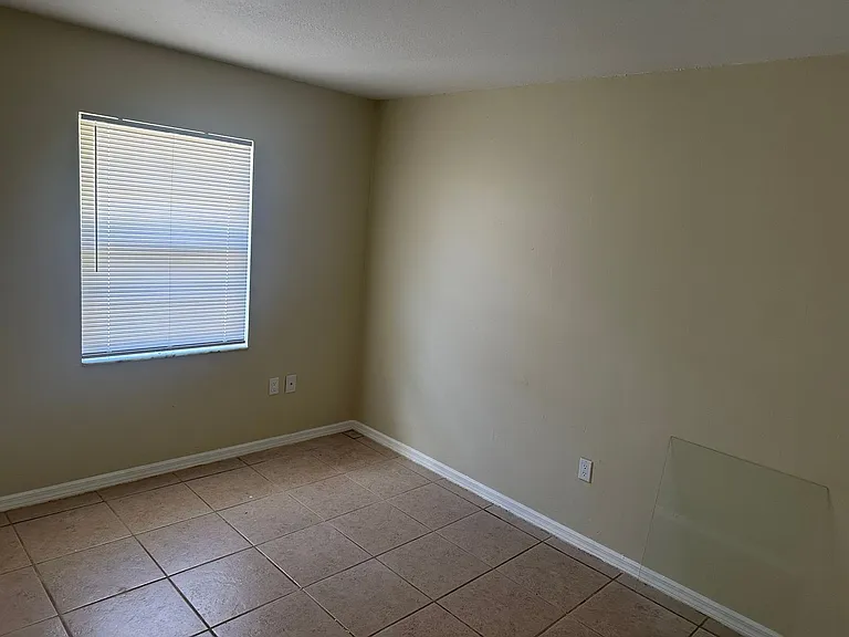 412 Country Lane Dr — Photo 16