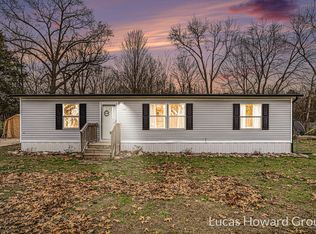 920 N Nursery St, Lawton, MI 49065