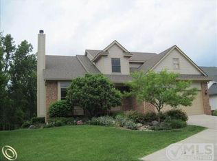 4914 Cooley Lake Rd, Waterford, MI 48327