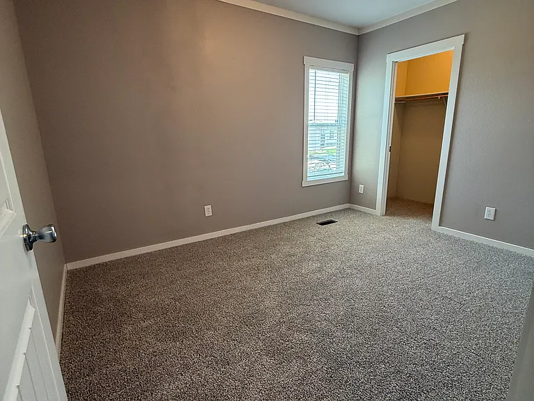 Oak Crest — Photo 31