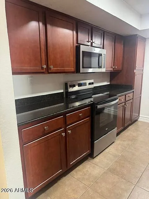 2 bed, 1184 sqft, $2,000 — Photo 2