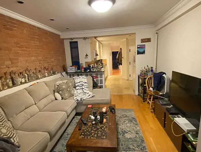 212 E 34th St #4E — Photo 2