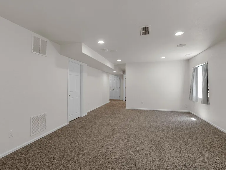 8265 Hardwood Cir — Photo 39