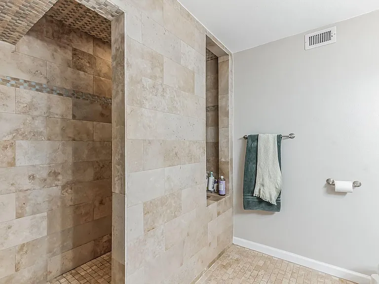 105 Water Dr — Photo 10