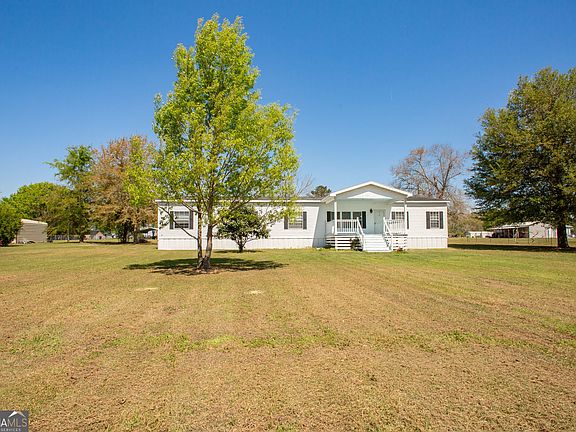 3rd image of 2734 Woodridge Rd