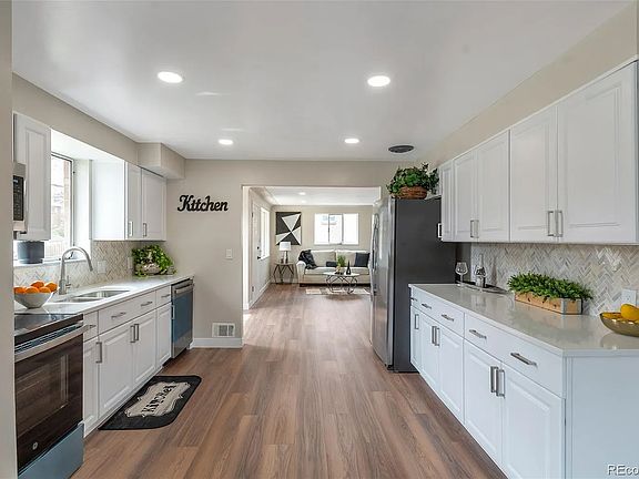 Large galley kitchen - fully updated
