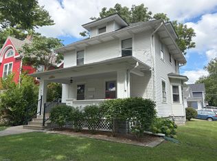 412 1/2 E Bloomington St, Iowa City, IA 52245