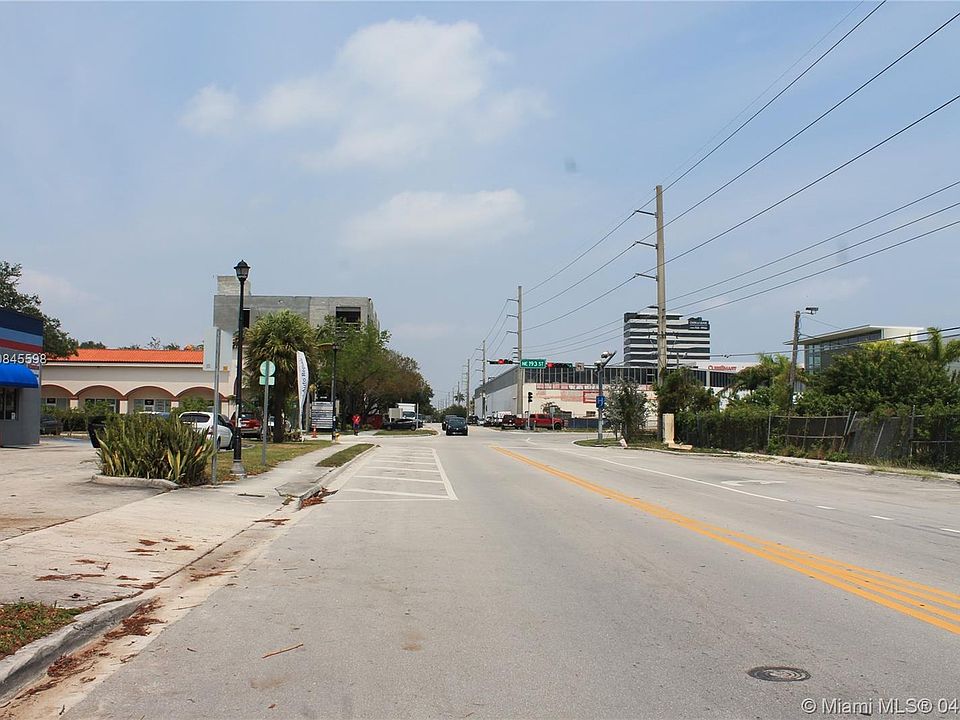 2nd image of 19218 W Dixie Hwy
