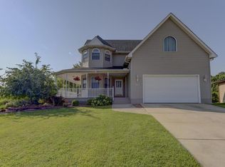 865 Appletree Dr, Schererville, IN 46375
