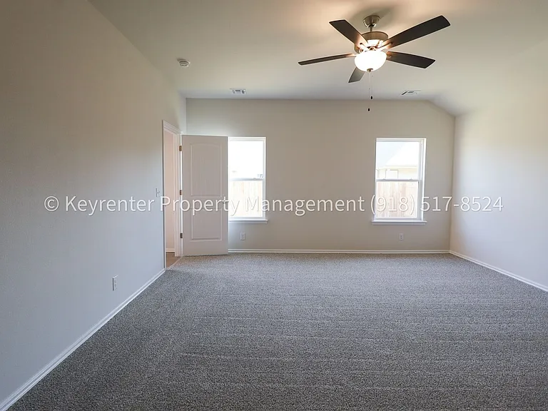 4500 W Winston St — Photo 25