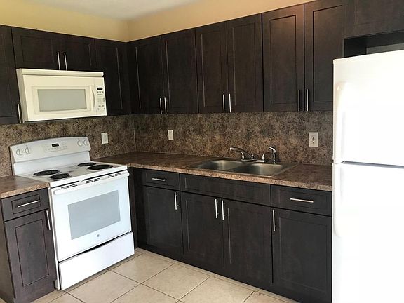5th image of 4647 Acacia Ln APT C