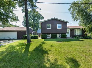 9827 W 17th St, Zion, IL 60099
