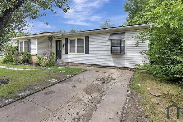 3604 Sydney St — Photo 13