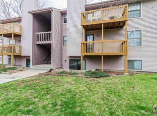 5270 SW West Dr APT B, Topeka, KS 66606