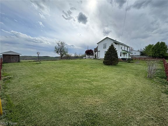 4th image of 62280 Fairview Rd
