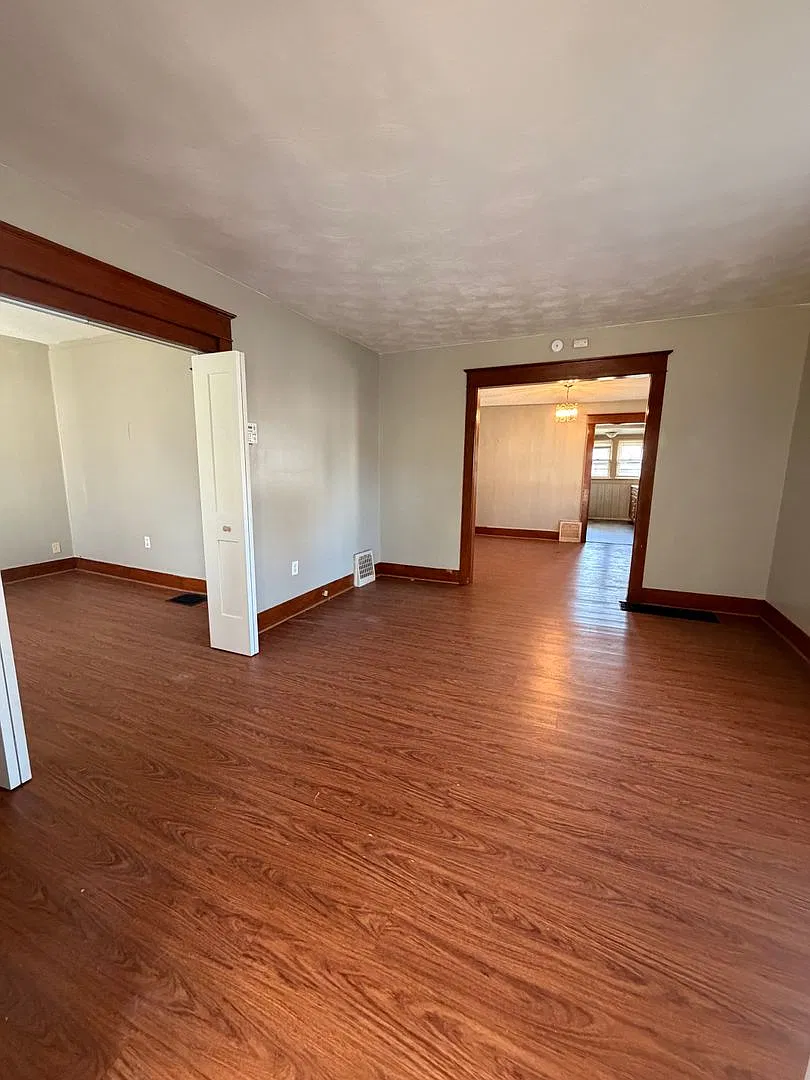 3322 Bowser Ave, Fort Wayne, IN 46806 Classic 3-Bedroom Home with Functional Layout — Photo 2