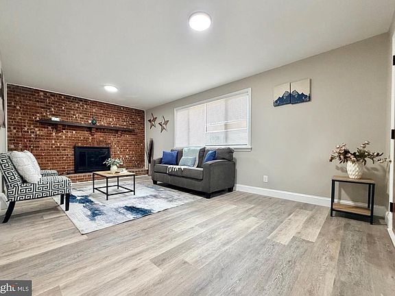 3rd image of 31 Mantua Rd