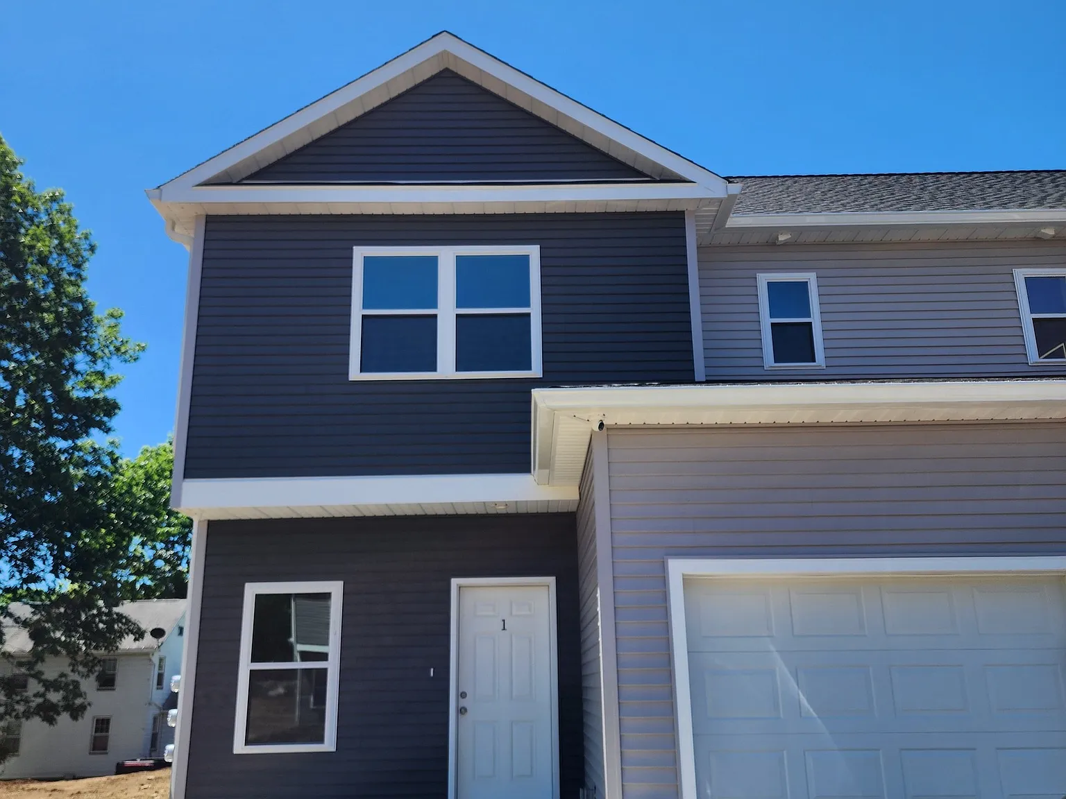 2 bed, 1.5 bath, 1593 sqft, $2,500 — Photo 2