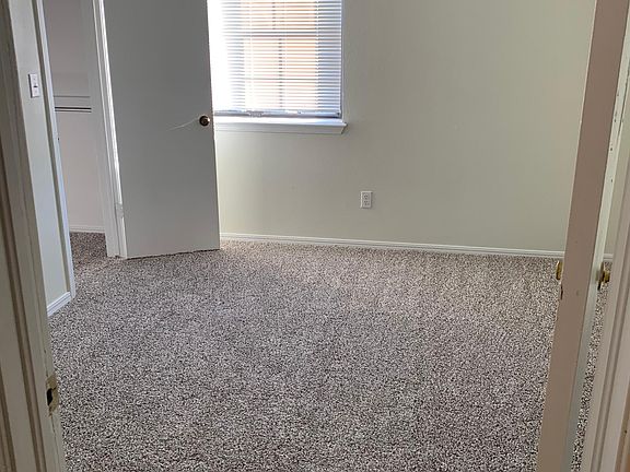 3rd image of 2381 Heatherfield Ln