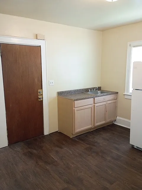 5233 West Lisbon Avenue - 2 — Photo 2