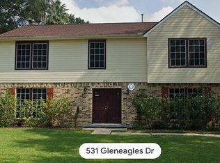 531 Gleneagles Dr, Friendswood, TX 77546