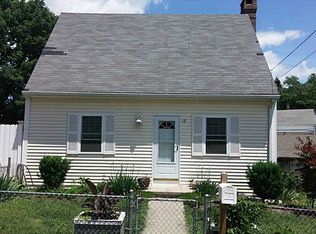 13 Urquhart St, West Warwick, RI 02893