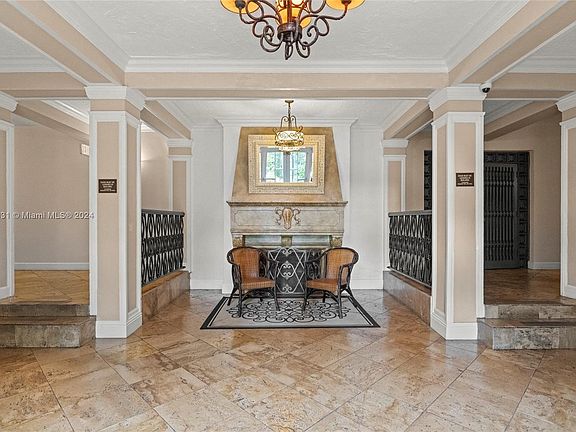 3rd image of 536 14th St APT 209