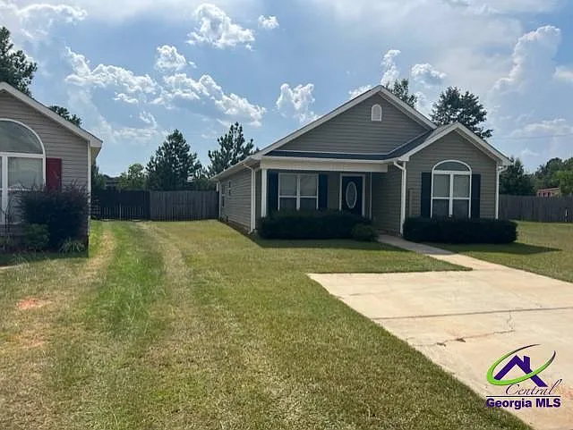 3 bed, 2.0 bath, 1315 sqft, $1,750 — Photo 1