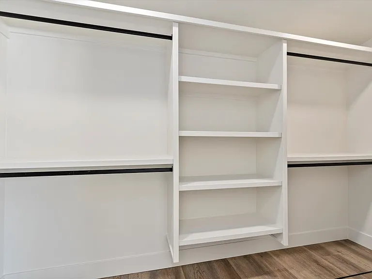 362 W London St — Photo 35