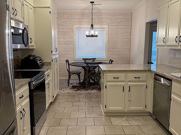 5th image of 11491 Saint Joseph St