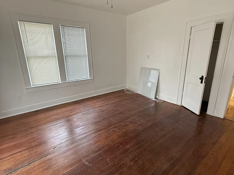 1120 W Mulberry St — Photo 14