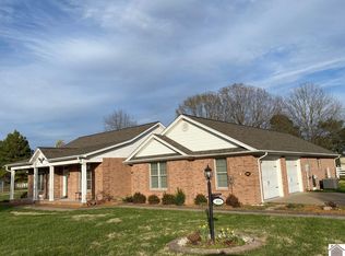 211 Larkspur Ln, Paducah, KY 42003
