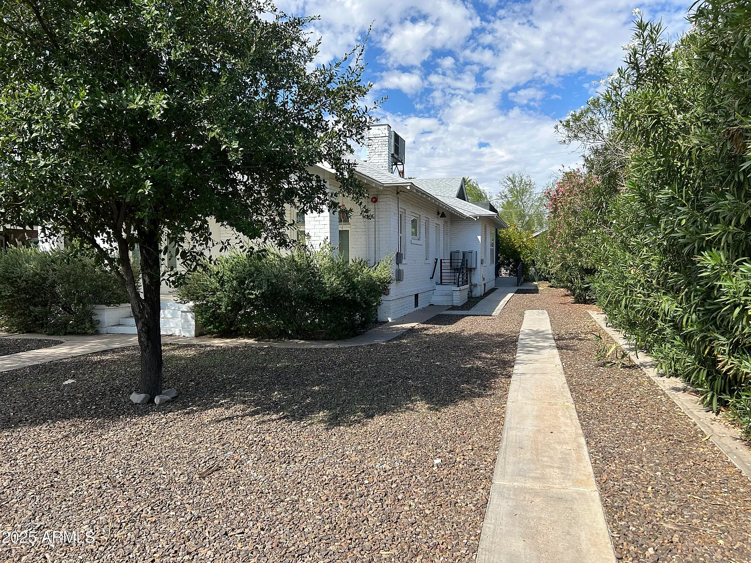 1 bed, 1.0 bath, 2788 sqft, $1,350 — Photo 2