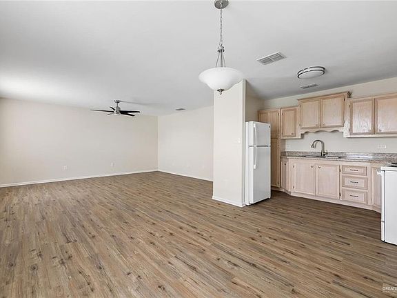 5th image of 1105 W Stubbs St APT C
