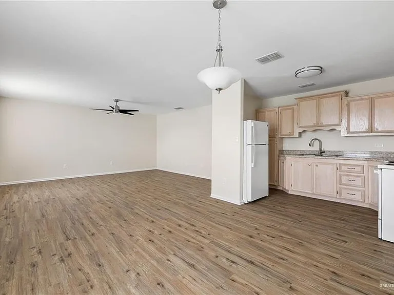 1105 W Stubbs St #C — Photo 5