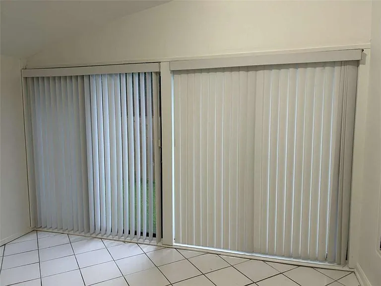 717 Shore Dr — Photo 4